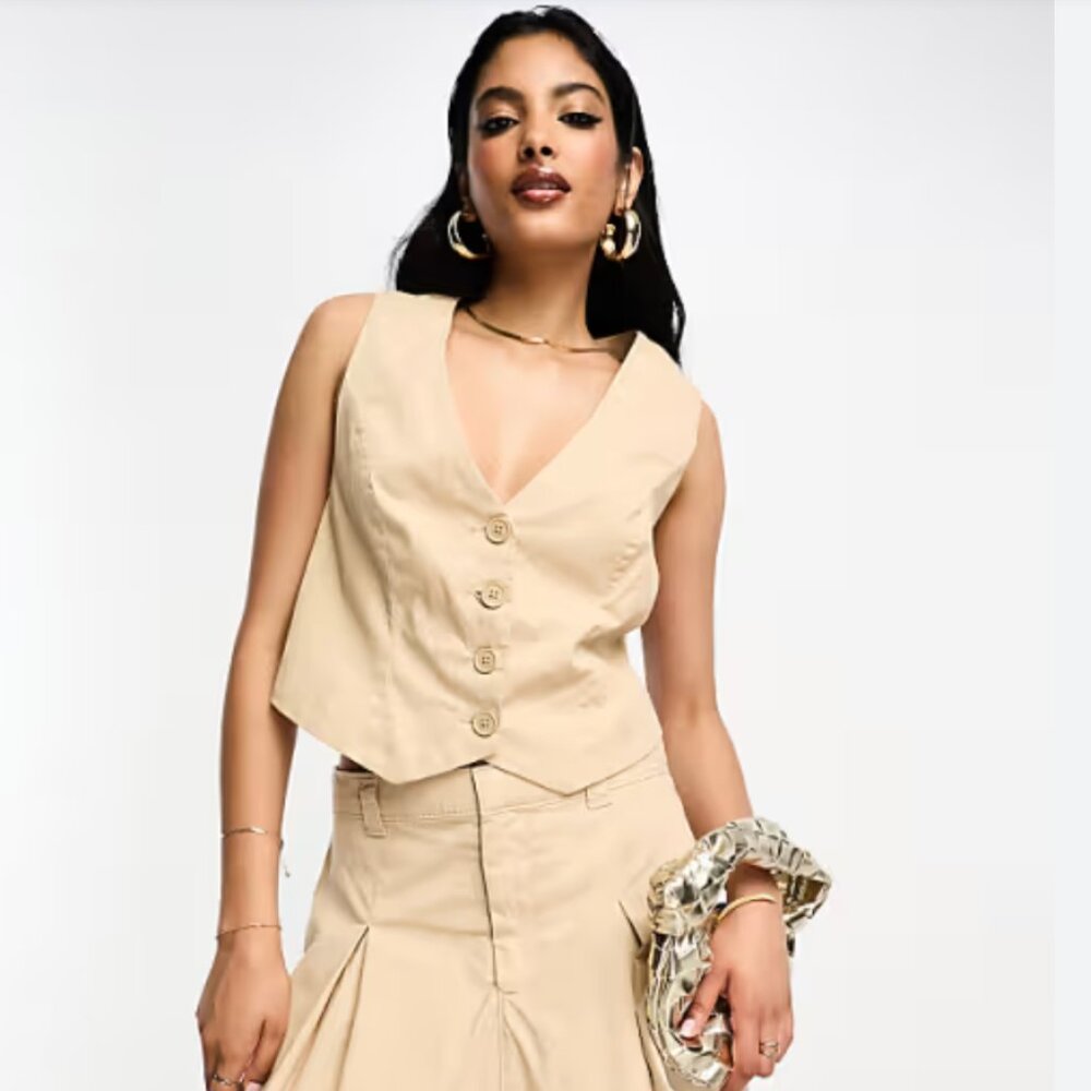 Abercrombie Women’s Tailored Vest V-neck Top